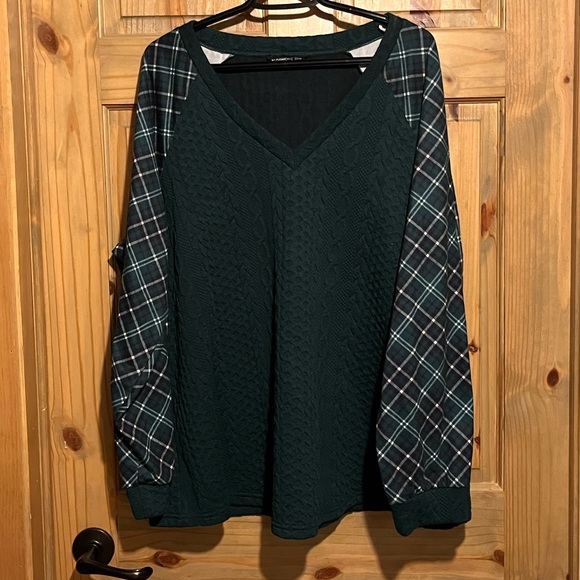 Plaid Sleeve Textured BloomChic shirt - Picture 1 of 2